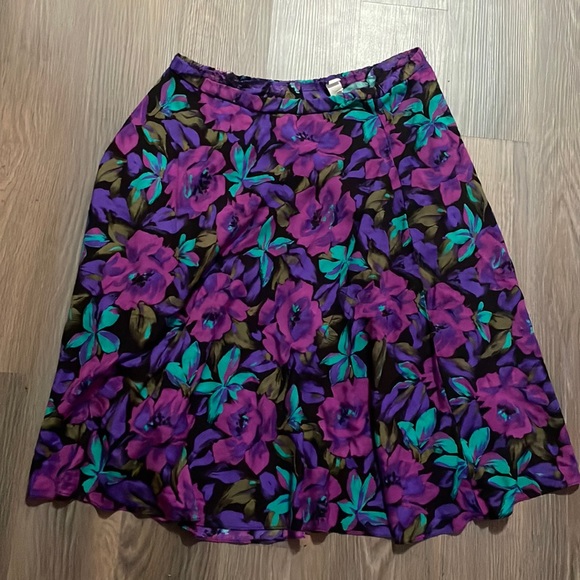 Vintage Dresses & Skirts - Vintage plus sized rayon purple floral midi skirt!